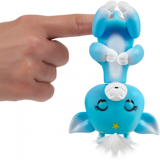 Fingerlings Baby Giraffe - Lil' G (Blue) - Friendly Interactive Toy